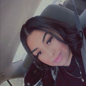 Meet your Posher, Isela